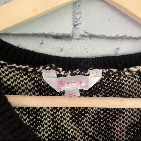 Black and Cream Retro Trippy Y2K Vest - Picture 5 of 5